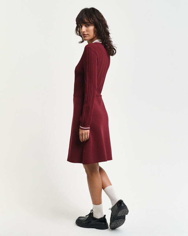 Vestido de punto con canal&eacute; en contraste