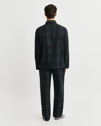 Caja de regalo con pijama de franela a cuadros