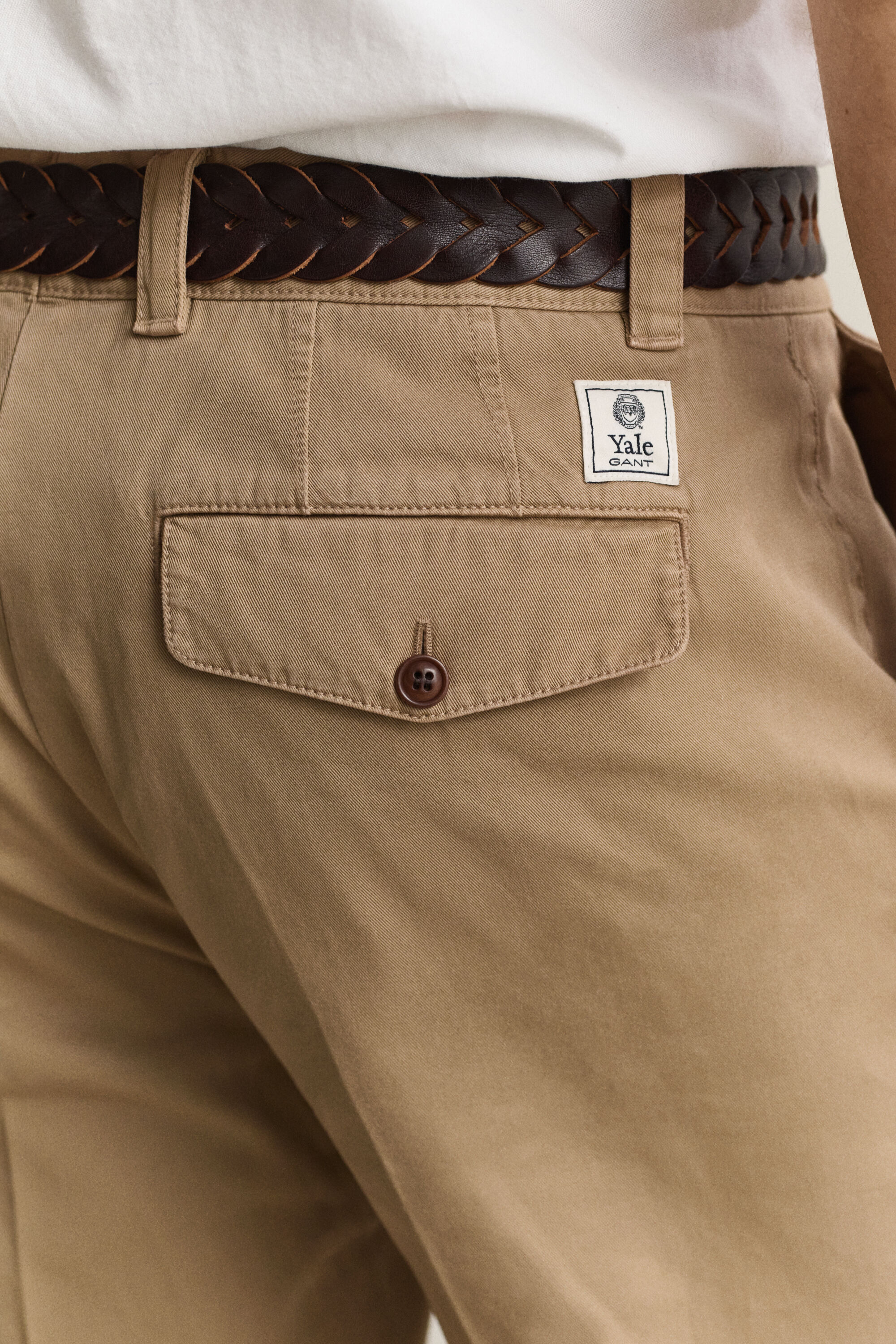Pantalones chinos de sarga de algodón Gant x Yale