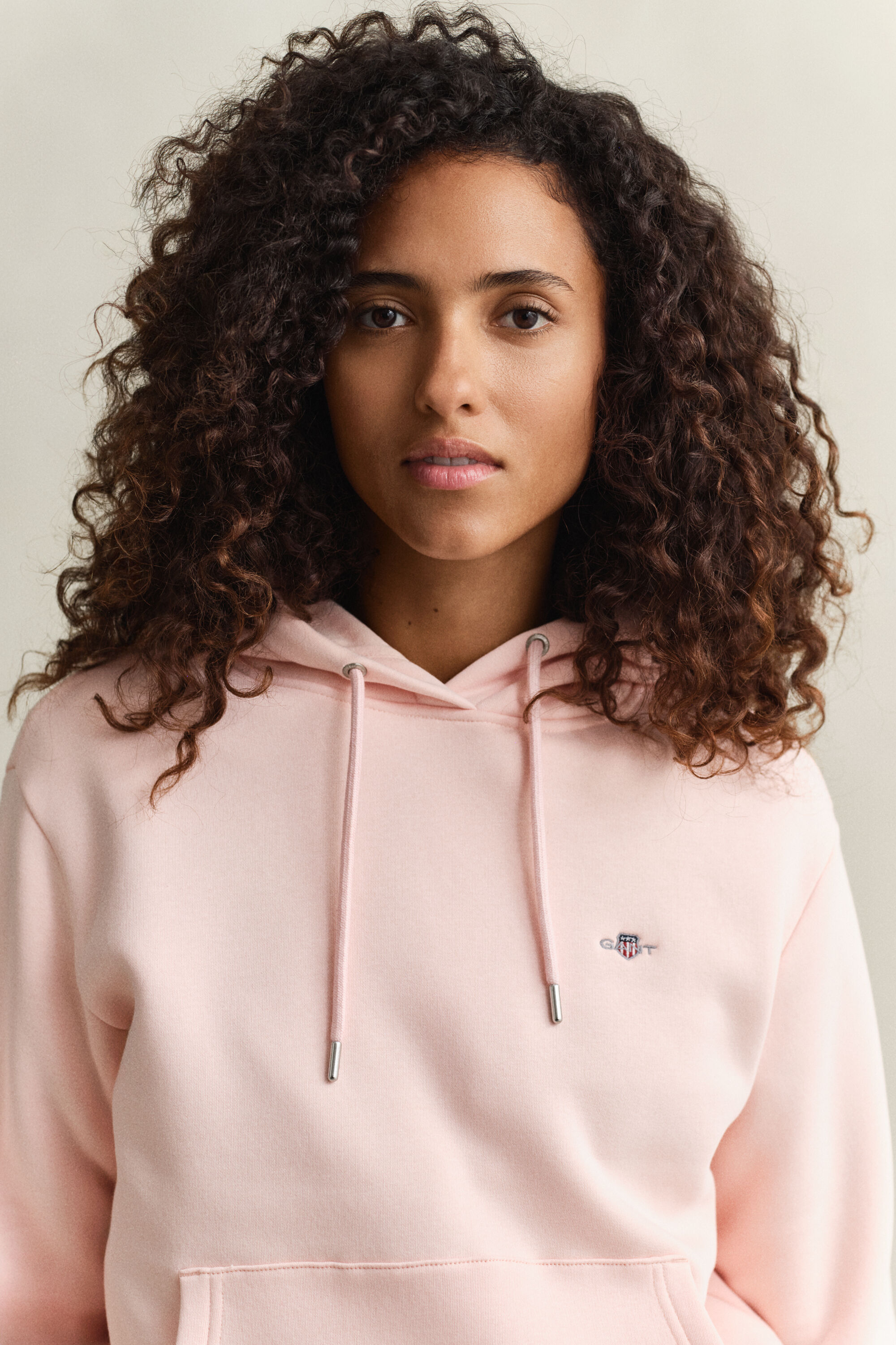 Sudadera con capucha Shield