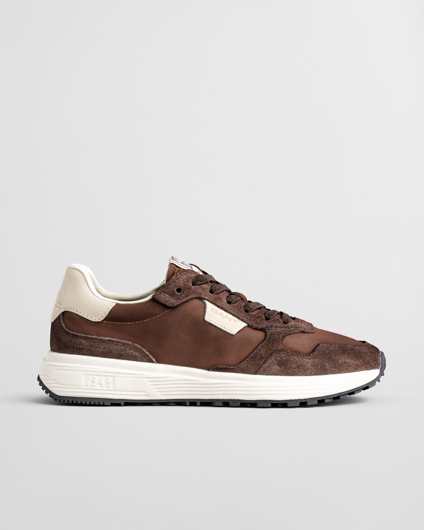 Zapatillas Beywin de ante y nailon