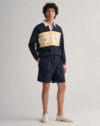 Pantalones chinos cortos de pinzas en sarga