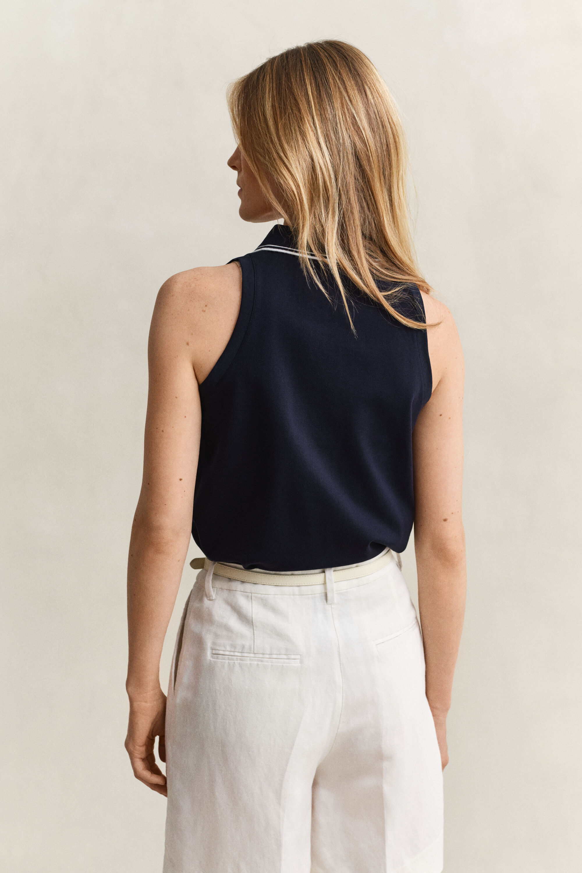 Polo de piqué sin mangas