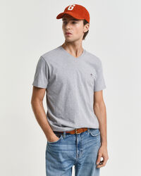 Camiseta Slim Fit Shield con cuello de pico