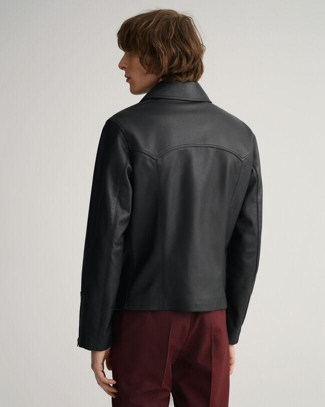 Cazadora corta de piel