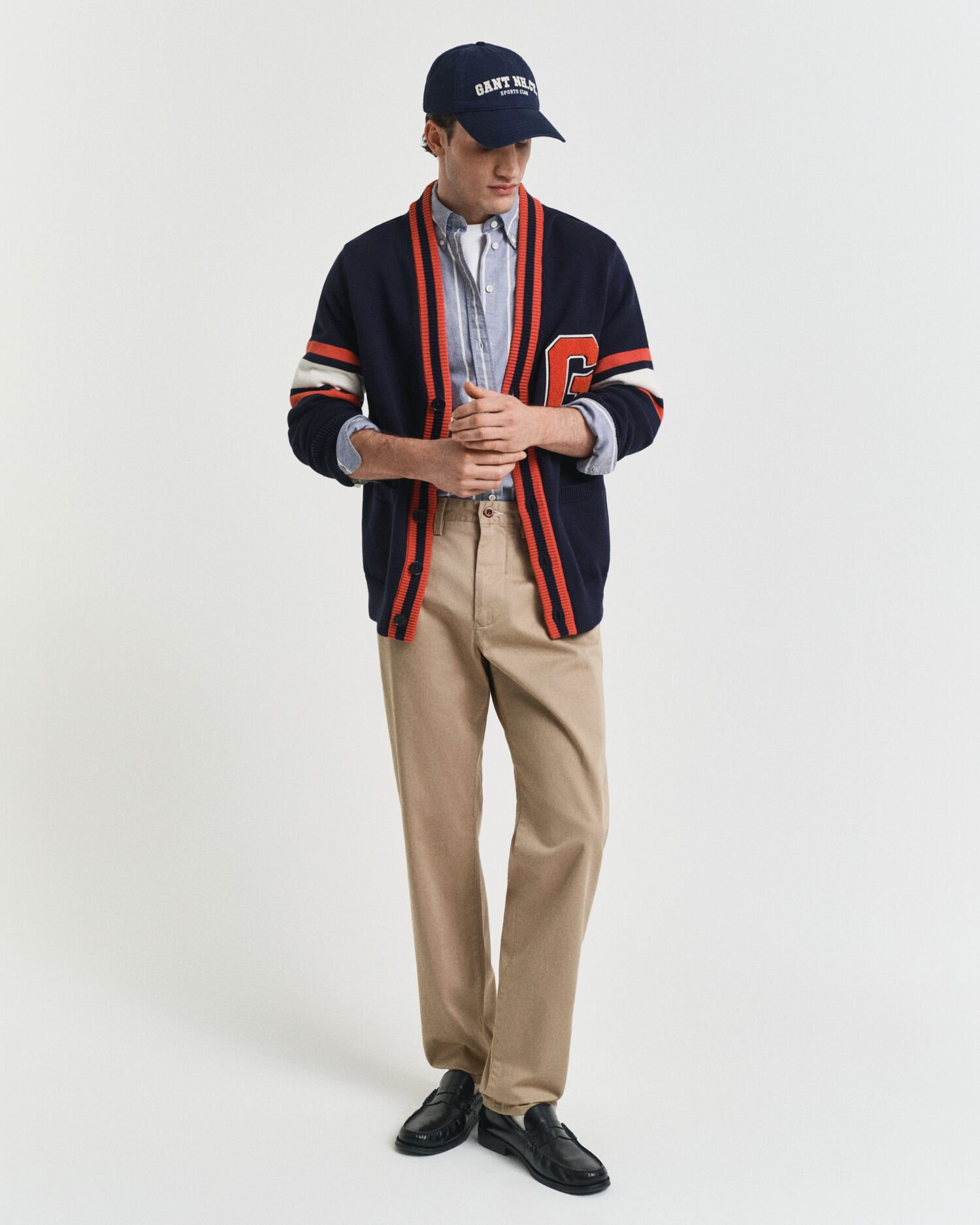 Pantalones chinos Regular Fit de sarga