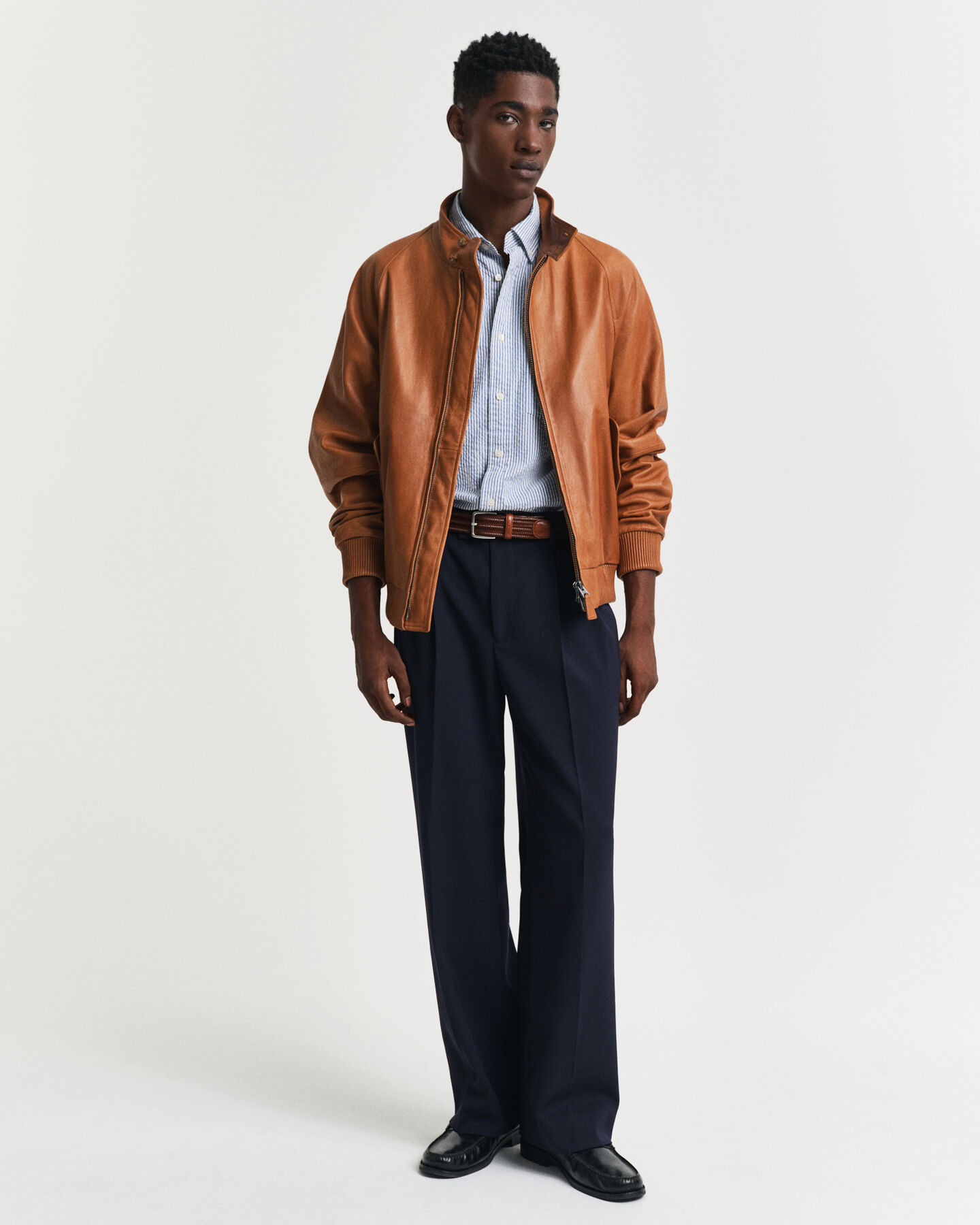 Camisa Regular Fit de manga corta en sirsaca a rayas