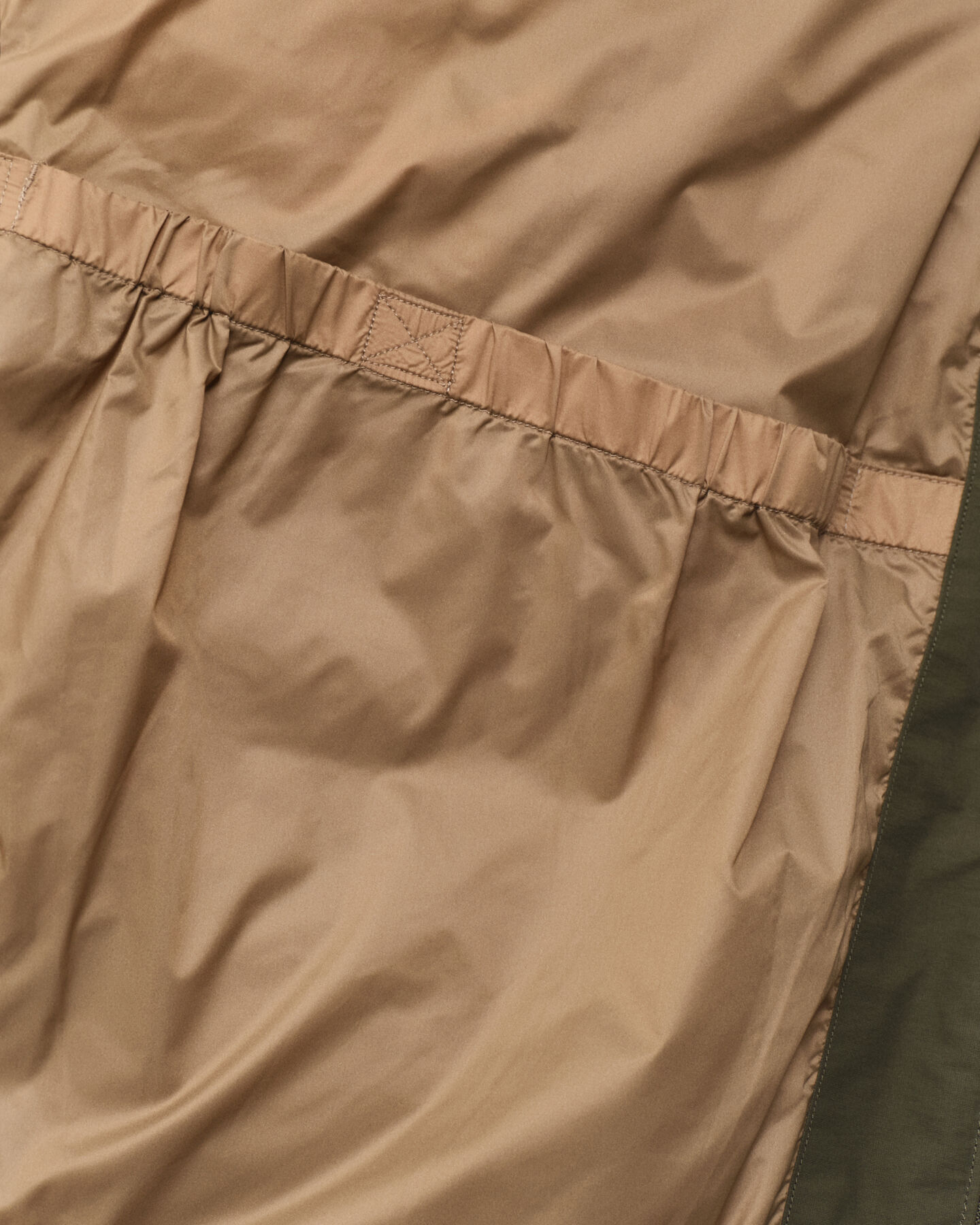 Chaqueta de plumón gruesa de largo medio