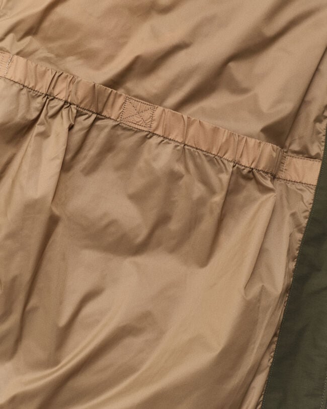 Chaqueta de plumón gruesa de largo medio