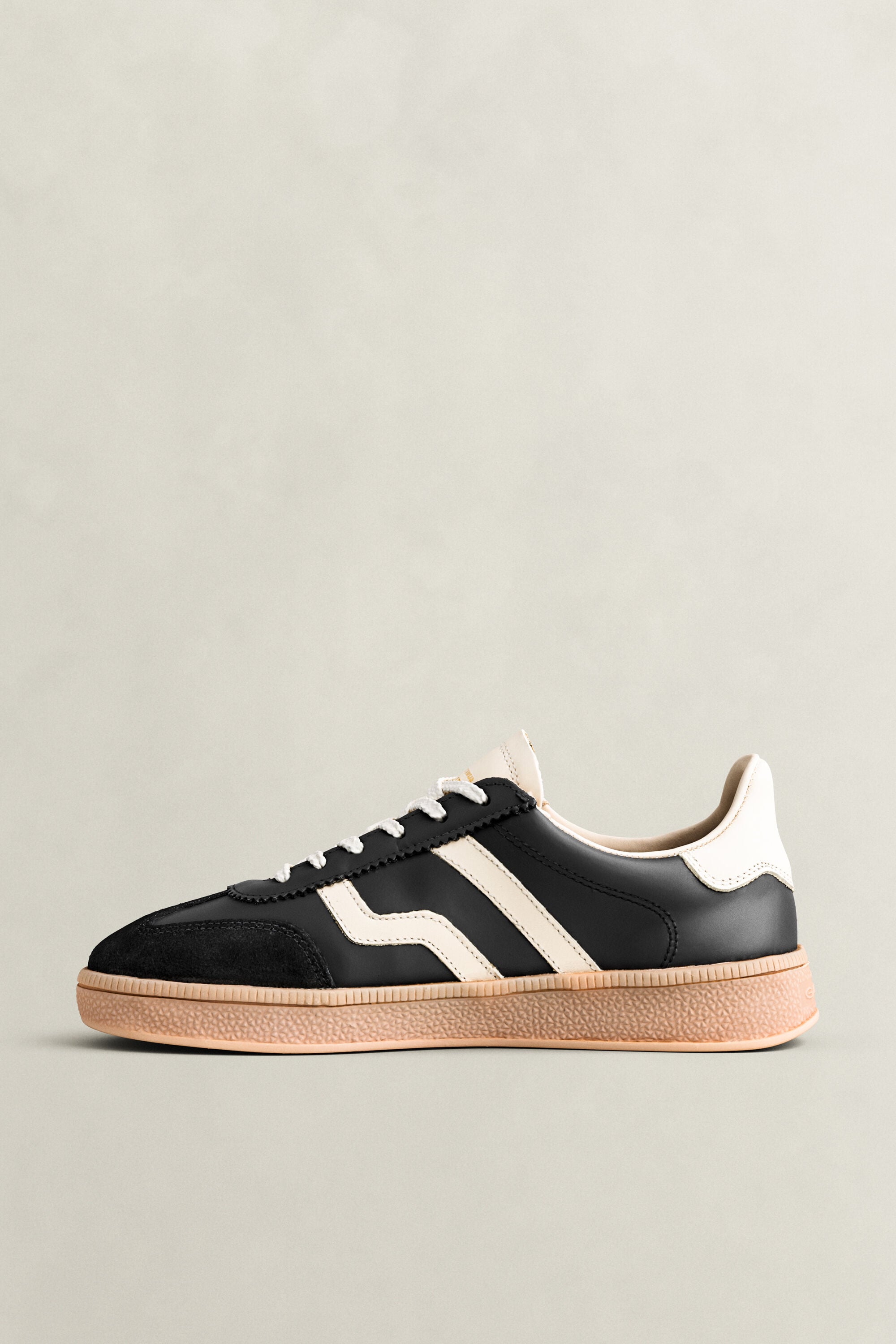Zapatillas de piel y ante Cuzima