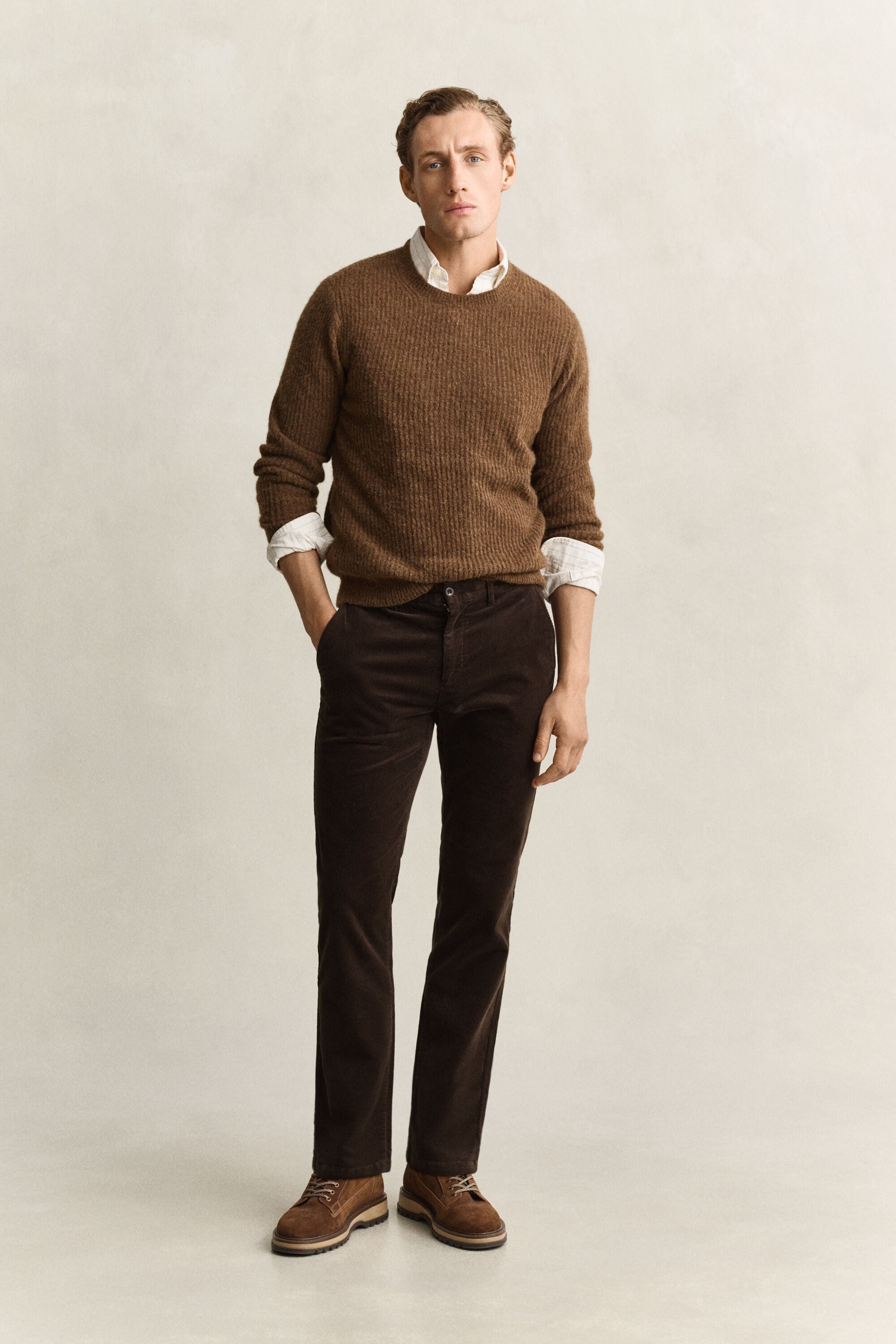 Pantalones chinos Regular Fit de pana