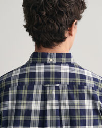 Camisa Regular Fit de manga corta en popelina a cuadros