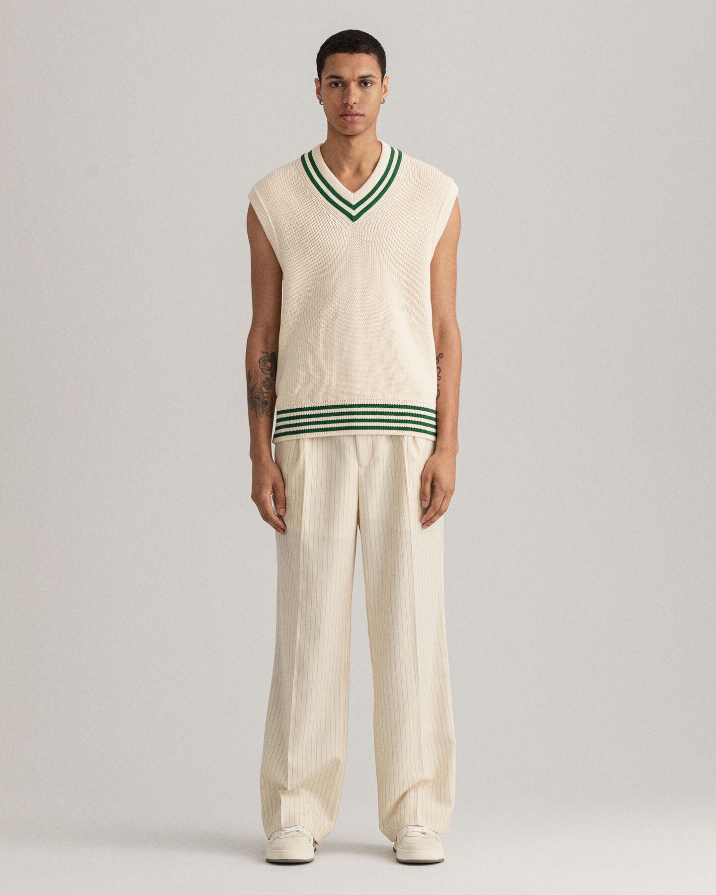 Pantalones de raya diplom&aacute;tica