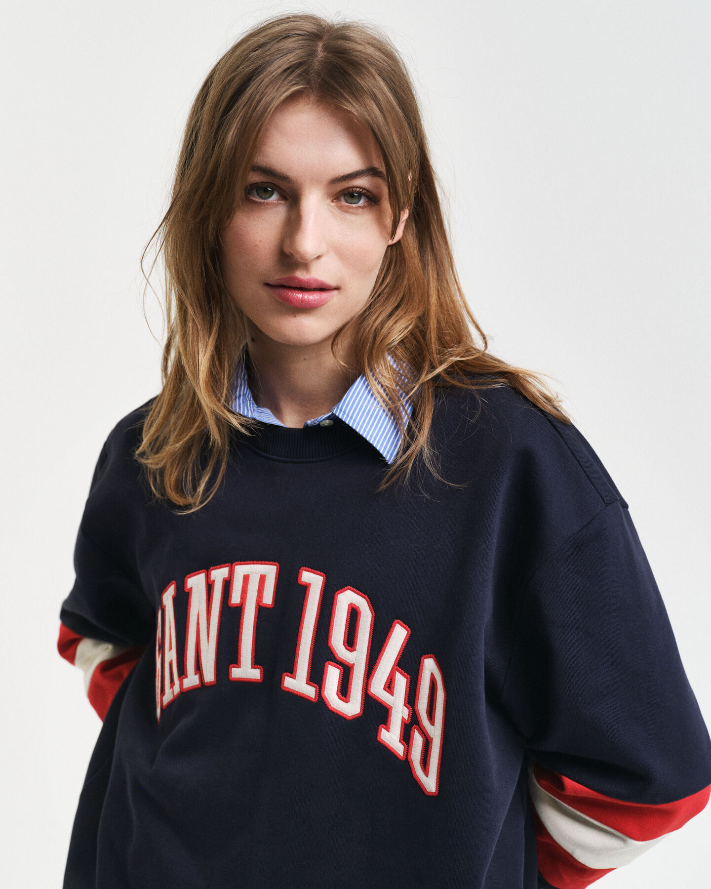 Sudadera de cuello redondo con bloques de color en las mangas