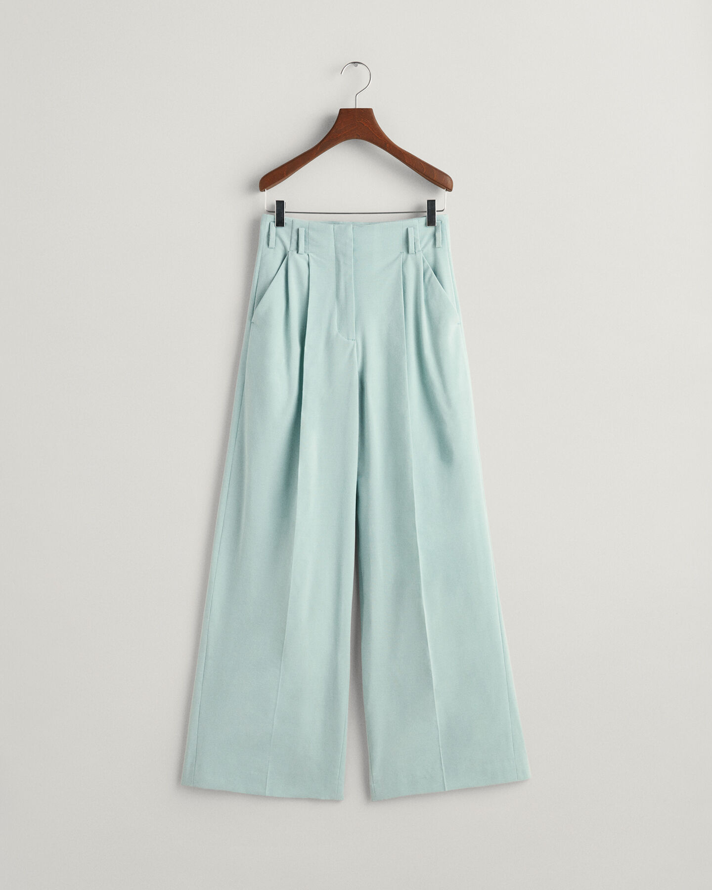 Pantalones de pinzas con talle alto y pernera ancha