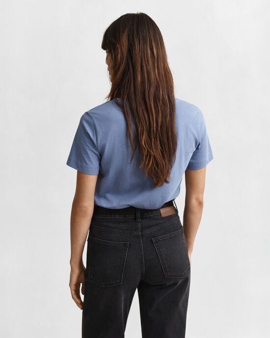 Camiseta Shield con cuello de pico