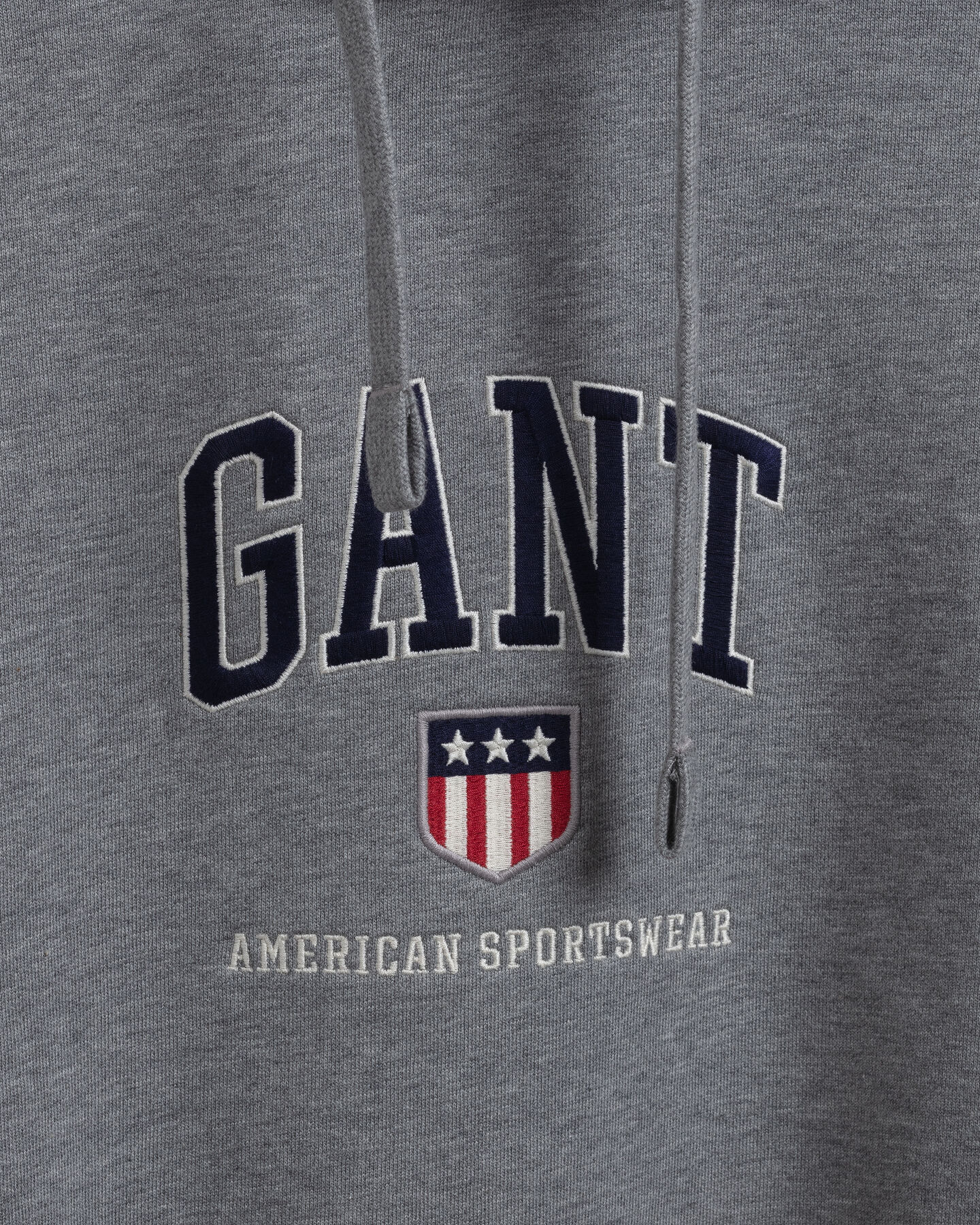 Sudadera Retro Shield con capucha