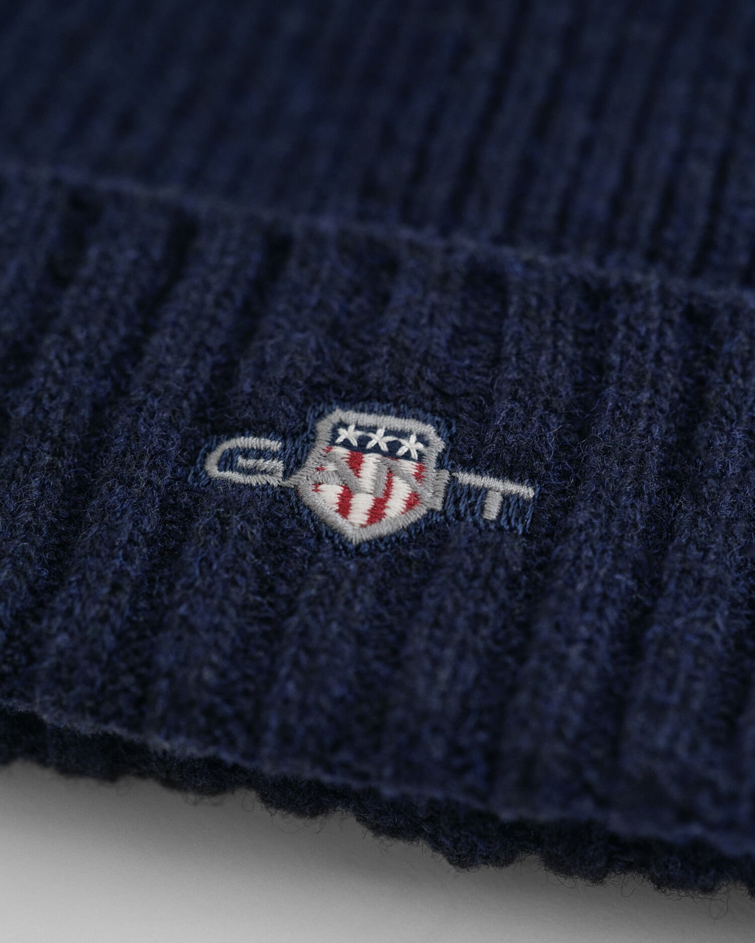 Gorro de lana Shield