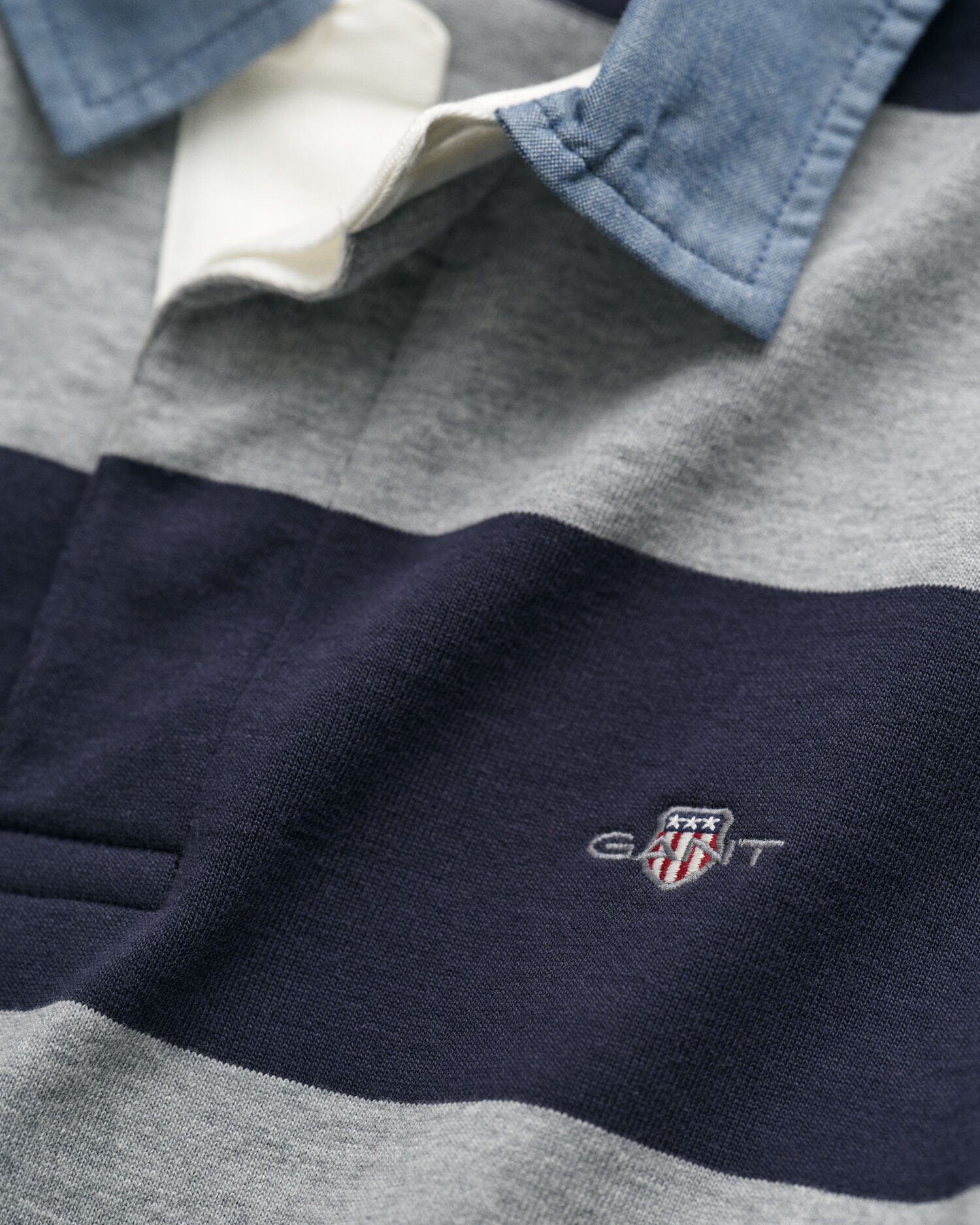 Heavy Rugger a rayas con cuello de cambray