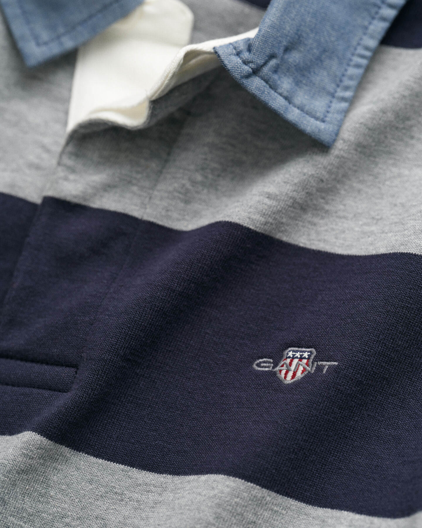 Heavy Rugger a rayas con cuello de cambray