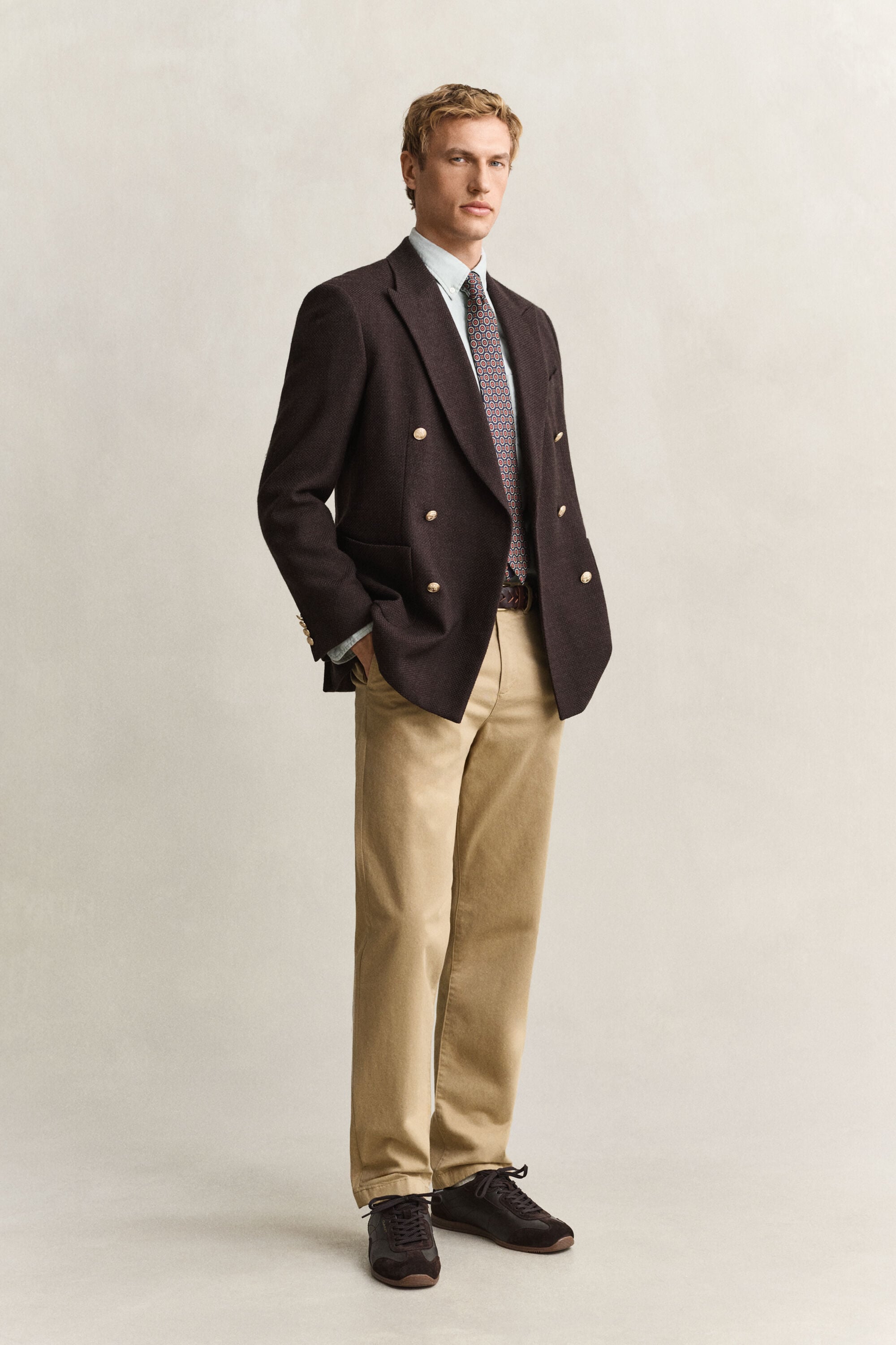 Pantalones chinos Regular Fit clásicos