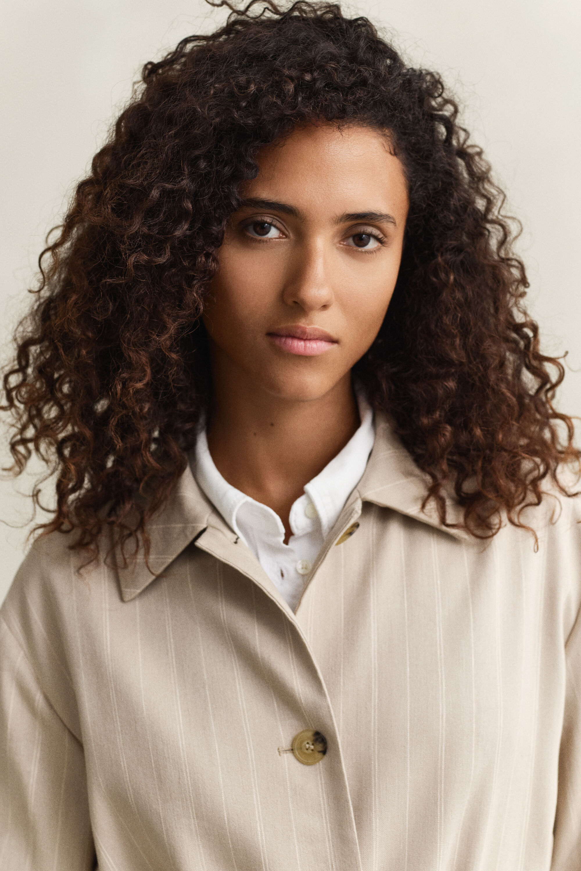 Abrigo de raya diplomática en mezcla de lino