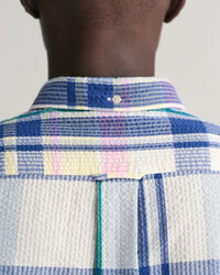 Camisa Regular Fit de madr&aacute;s y sirsaca