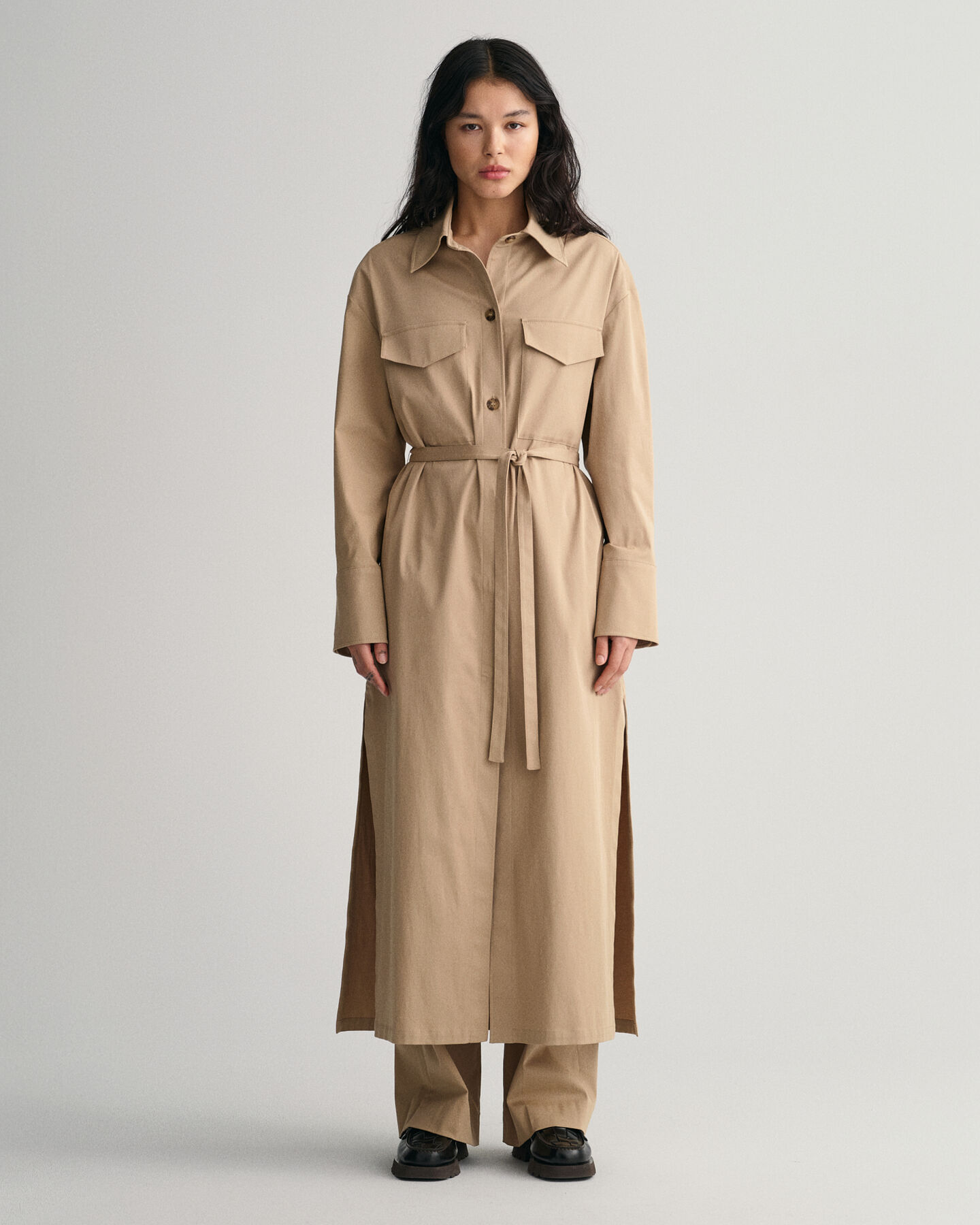 Abrigo tipo sobrecamisa largo