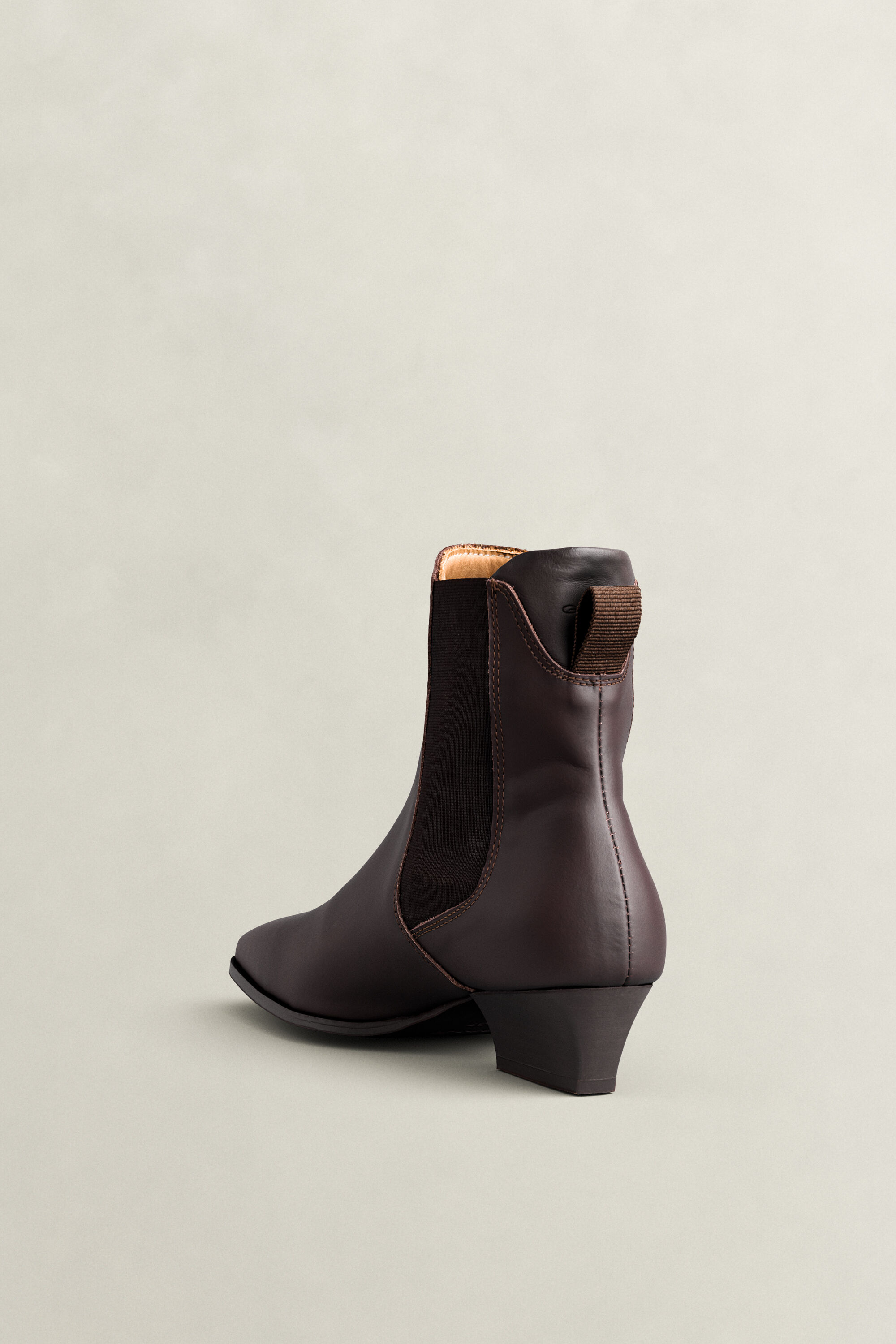 Botines Chelsea de piel Bassotte