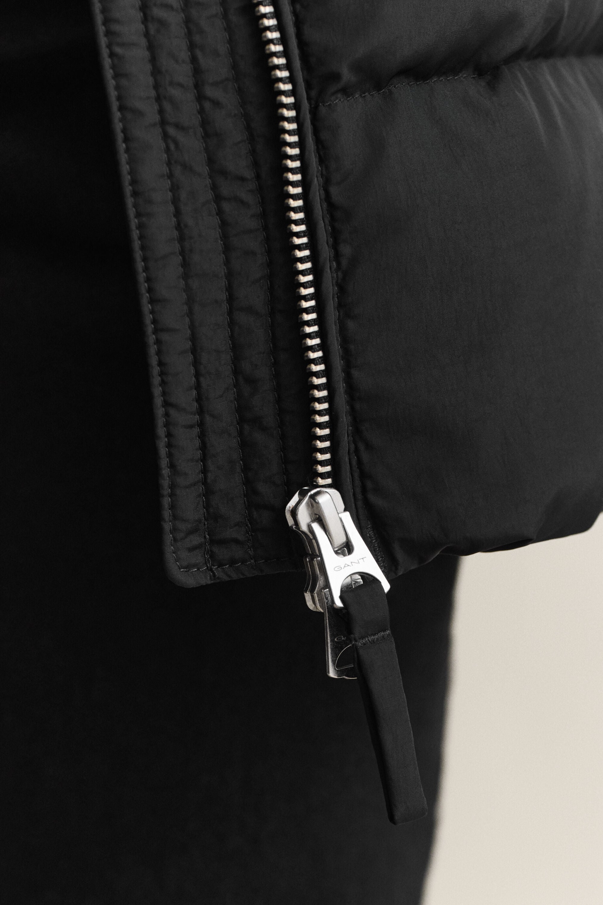 Chaqueta de plumón de largo medio