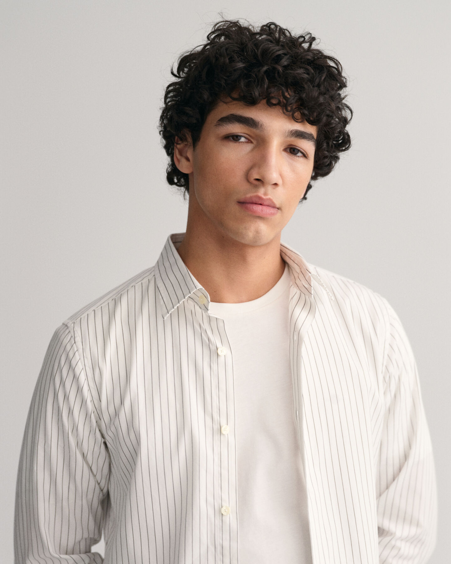 Camisa formal Slim Fit de raya diplom&aacute;tica