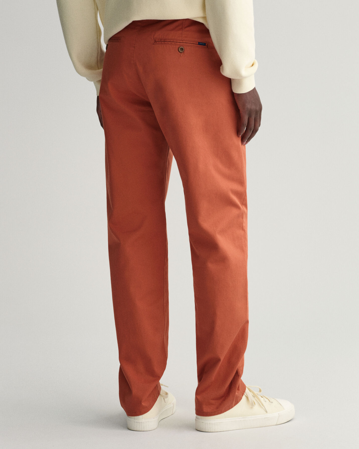 Pantalones chinos Regular Fit de sarga Allister