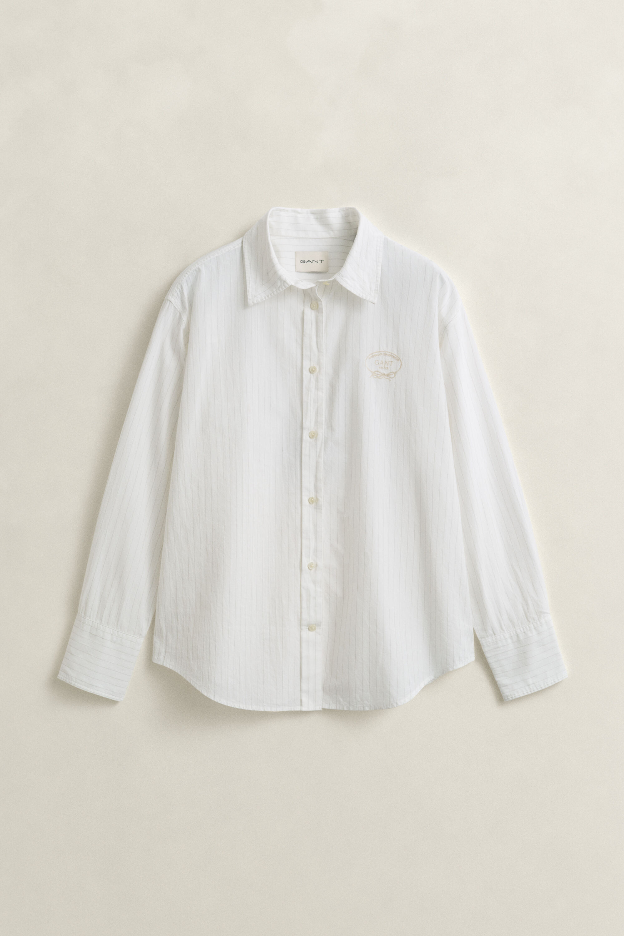 Camisa de rayas con bordado