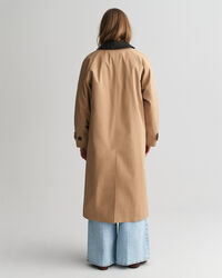 Gabán con cuello de piel