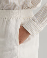 Pantalones cortos de lino y viscosa con cinturilla el&aacute;stica