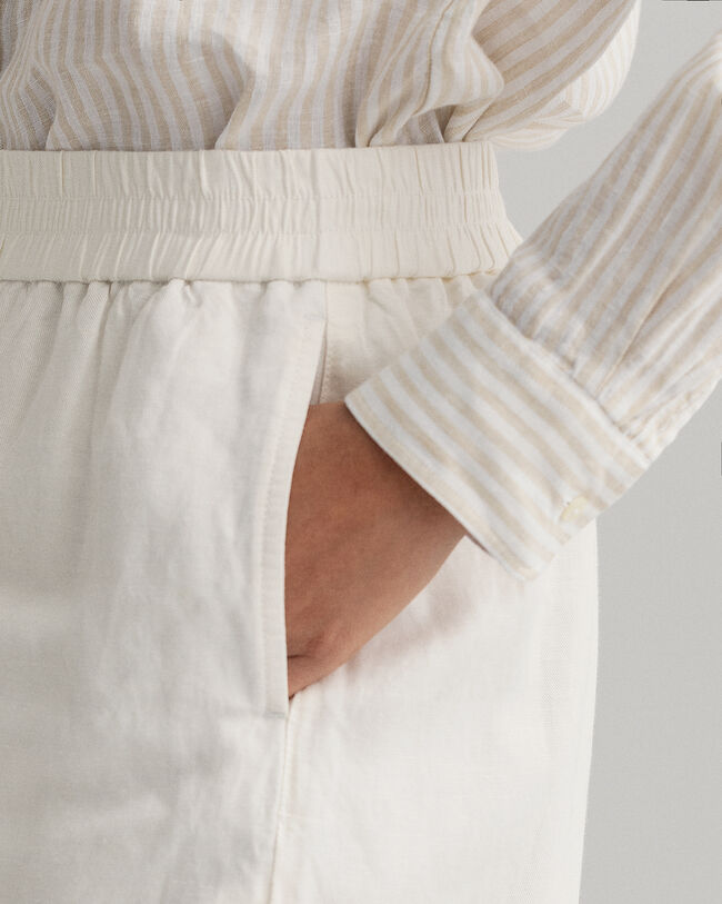 Pantalones cortos de lino y viscosa con cinturilla el&aacute;stica