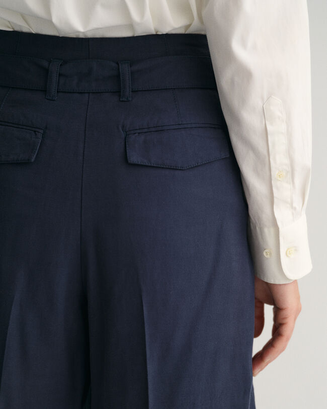 Pantalones cortos Relaxed Fit con cintur&oacute;n