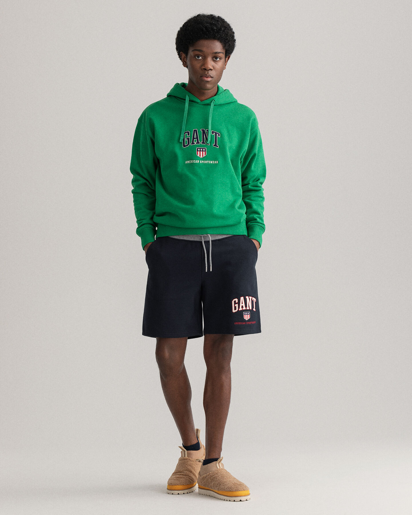 Pantalones cortos de deporte Retro Shield