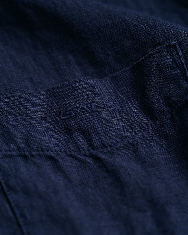 Camisa Regular Fit de manga corta y lino te&ntilde;ido en prenda