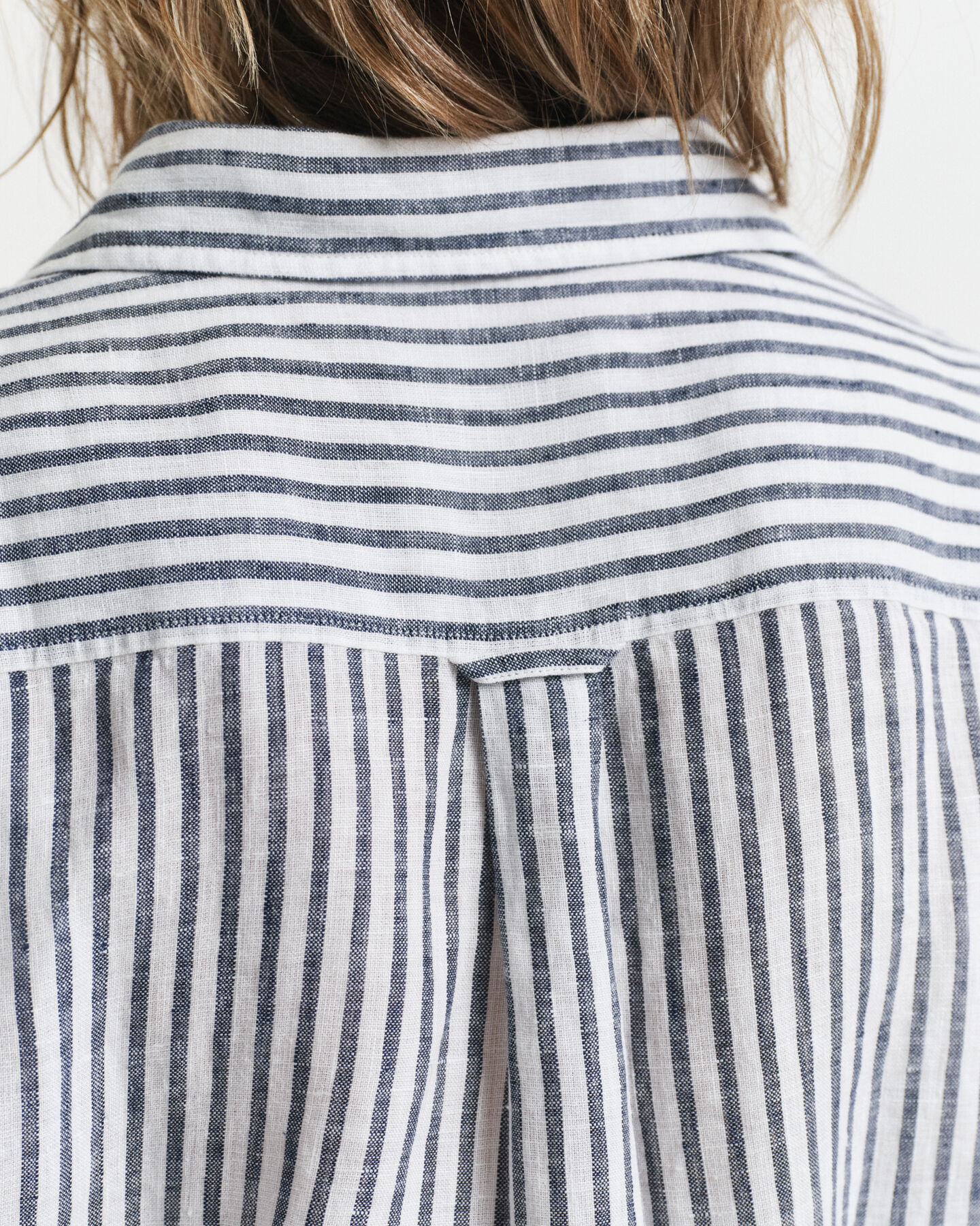 Vestido camisero de lino a rayas