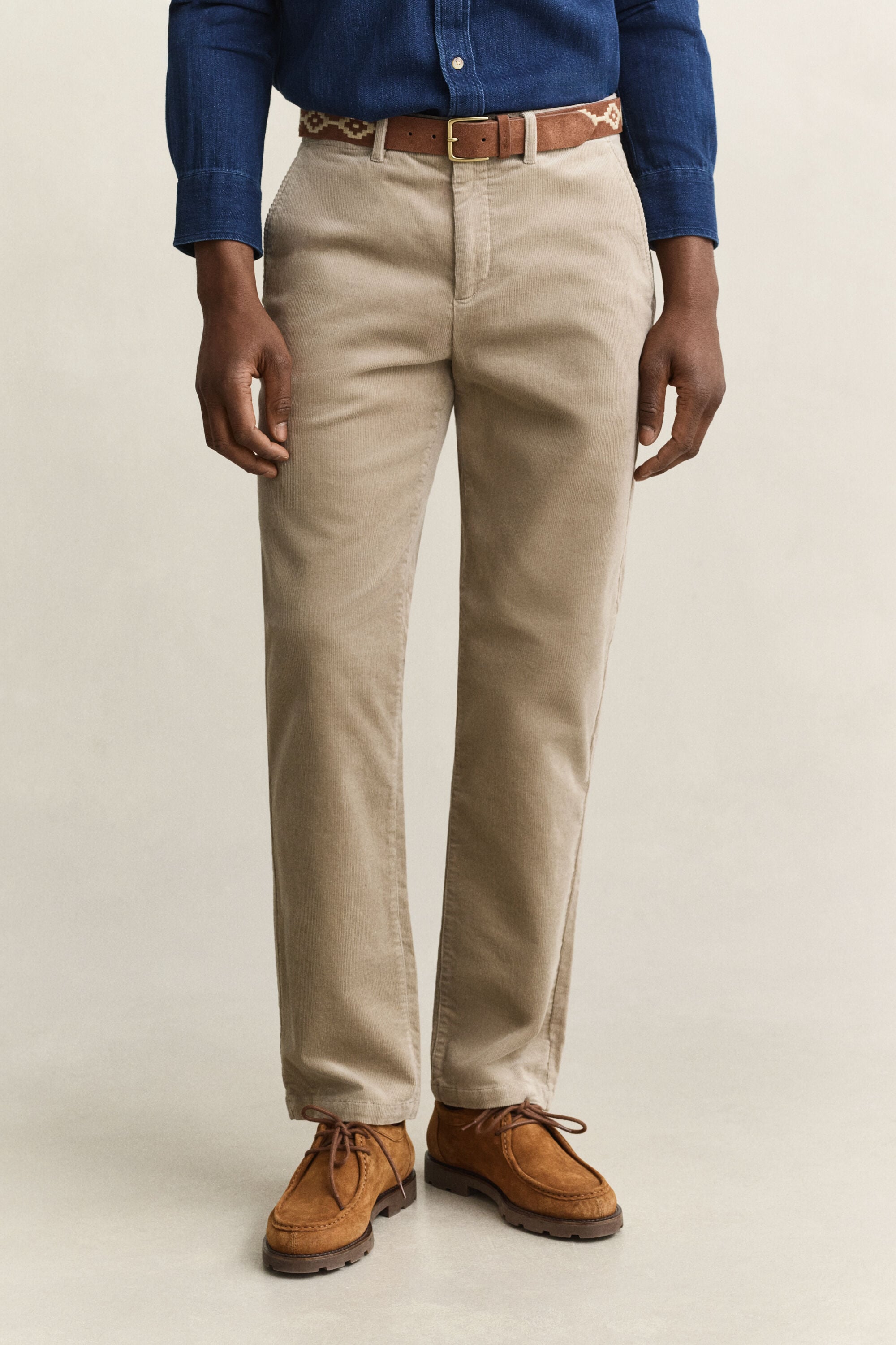 Pantalones chinos Regular Fit de pana