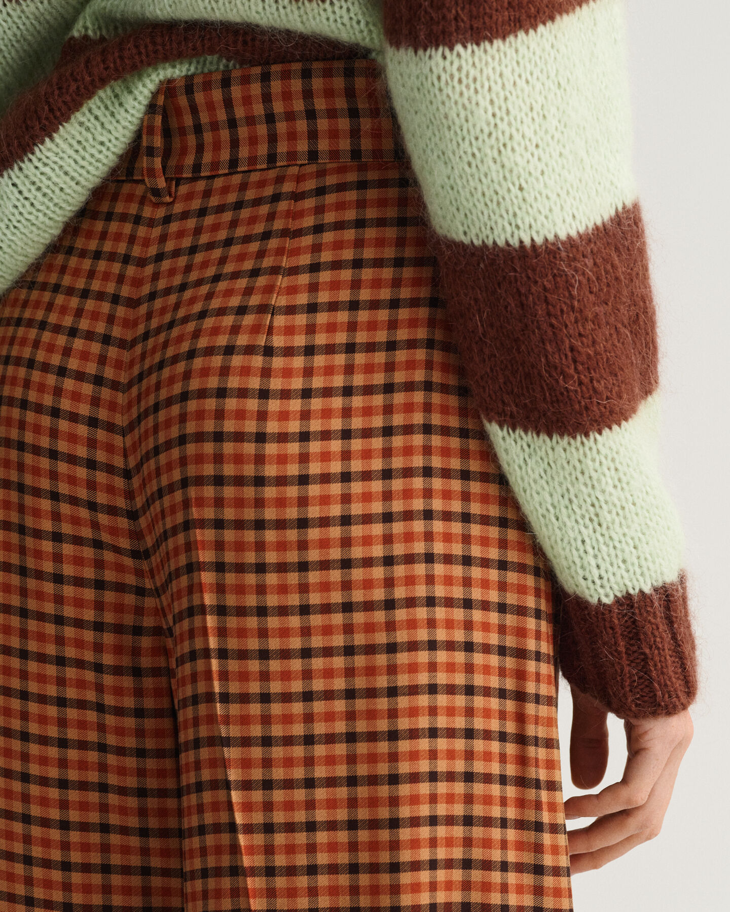 Pantalones anchos de cuadros con talle alto