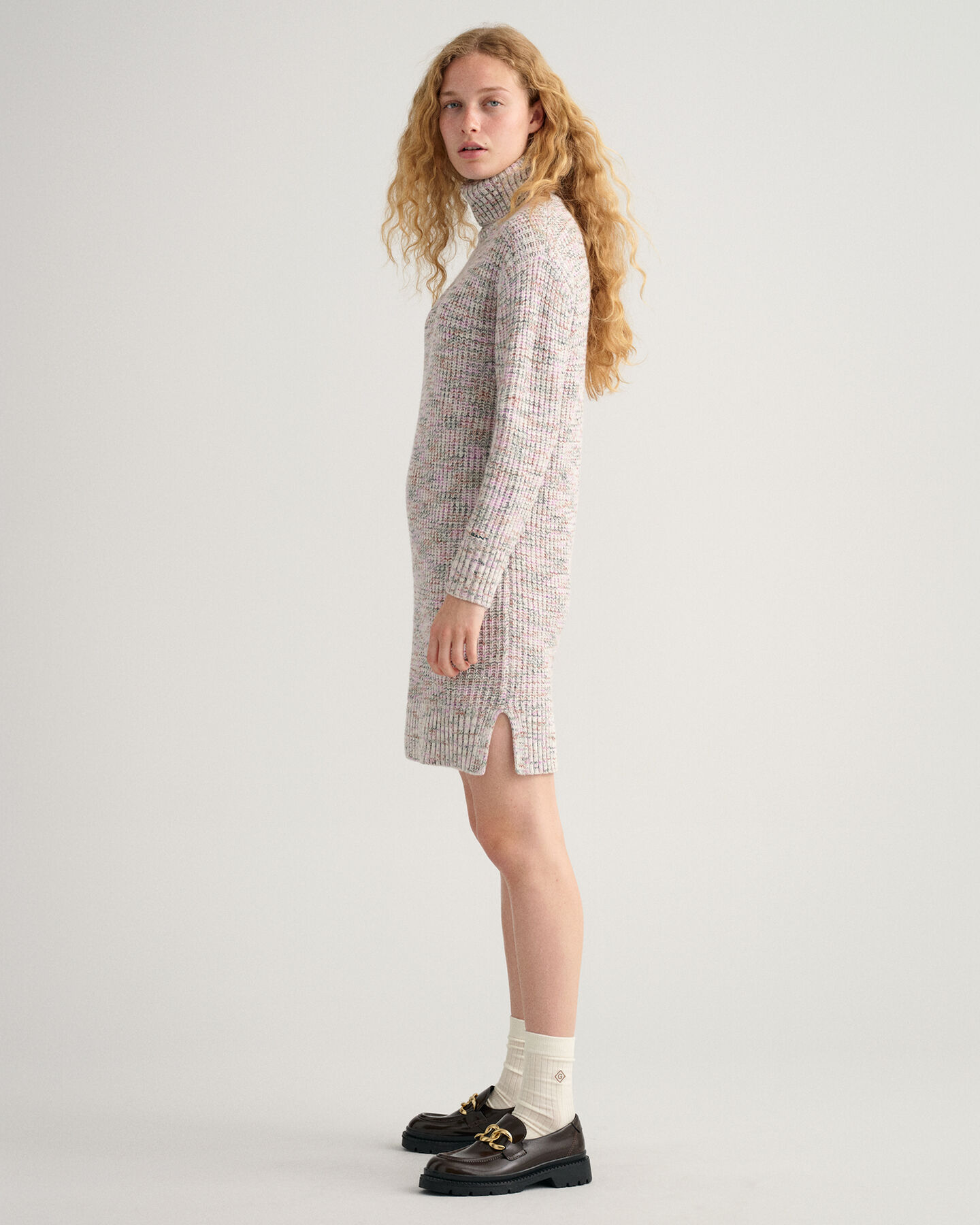 Vestido multicolor con cuello vuelto