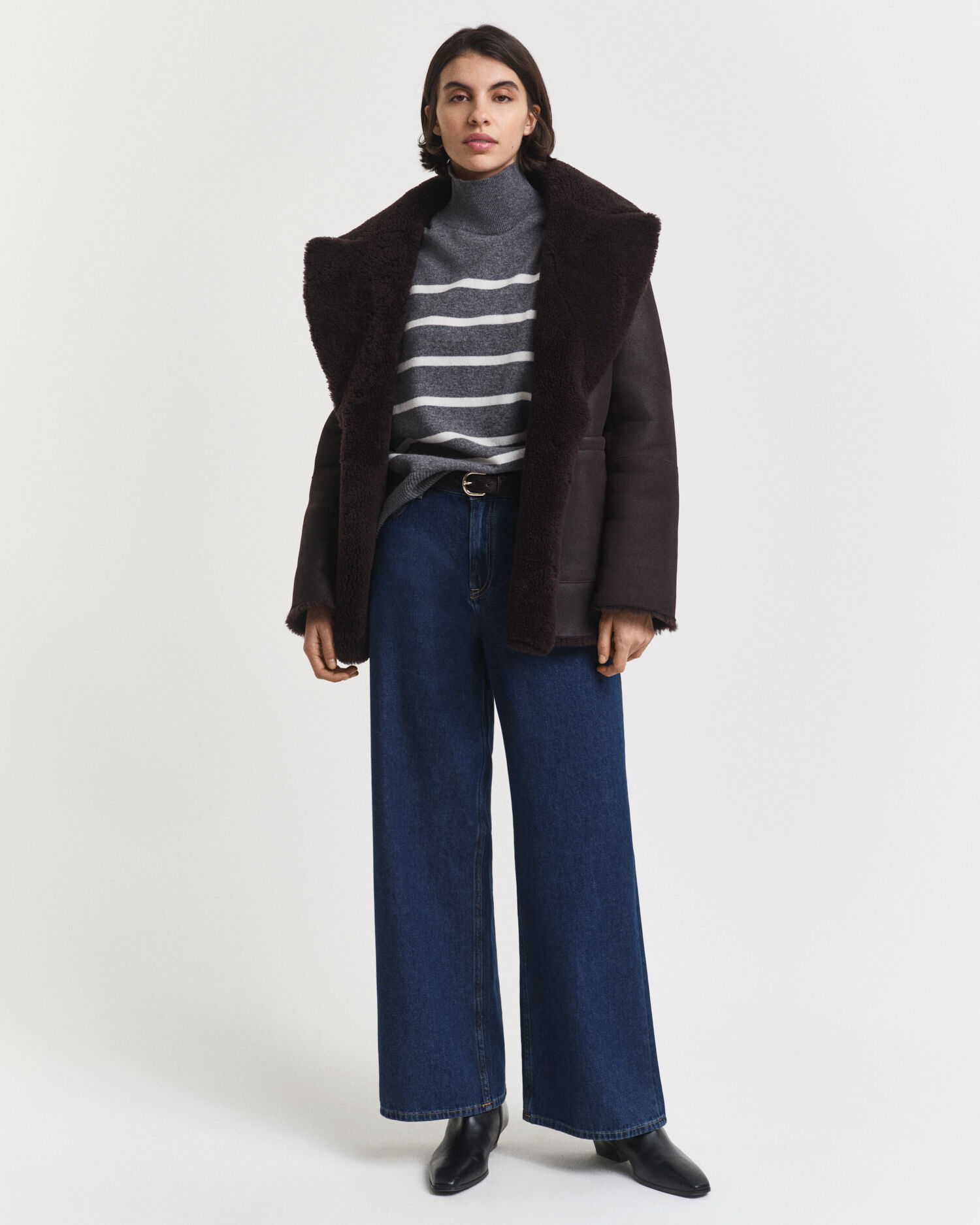 Jersey de cuello de cisne en lana de oveja muy fina a rayas