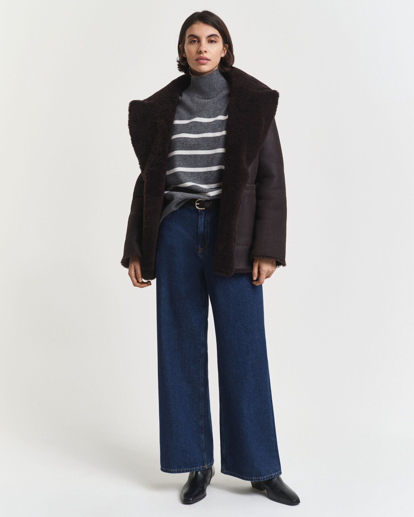 Jersey de cuello de cisne en lana de oveja muy fina a rayas