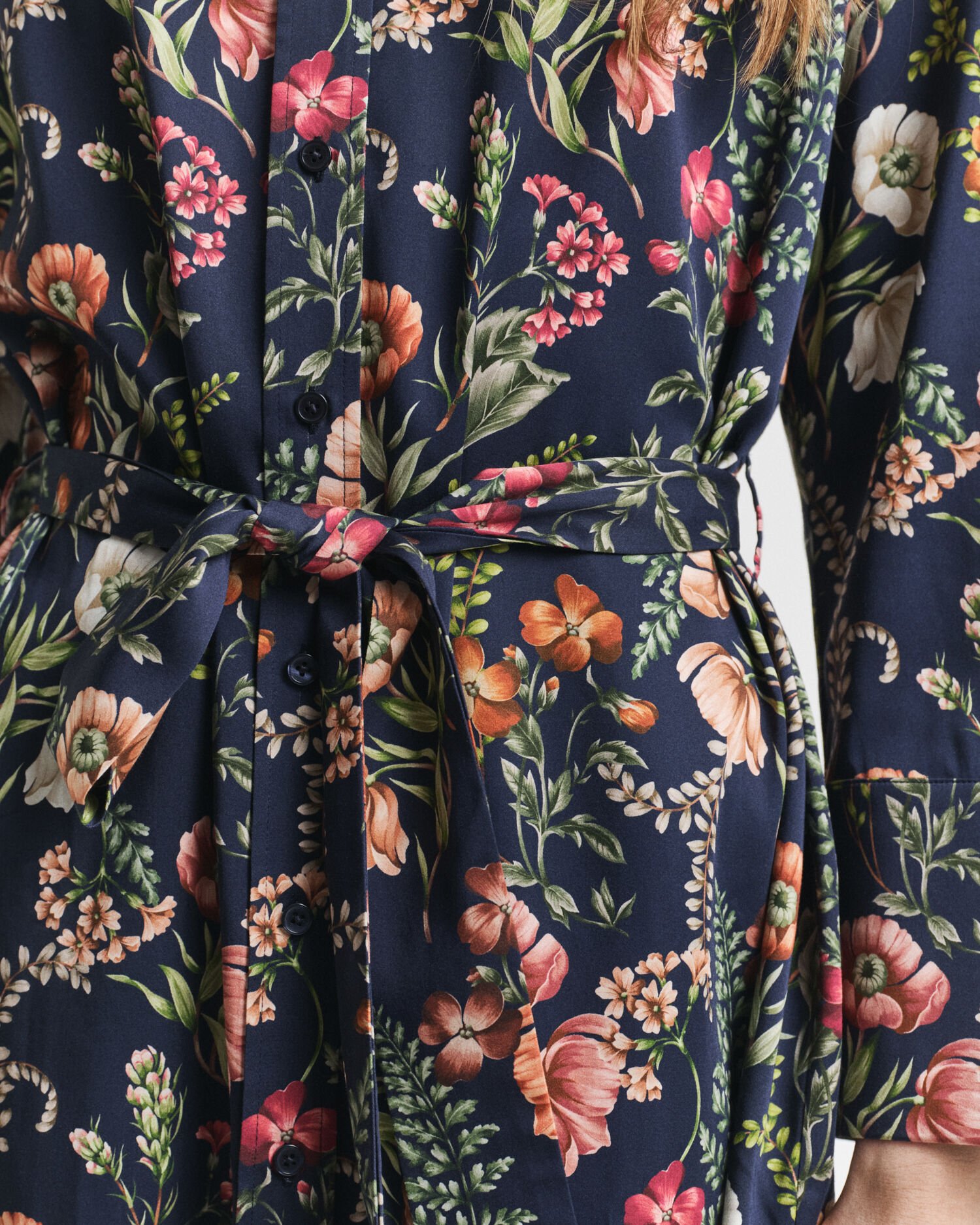 Vestido camisero de viscosa con estampado de flores