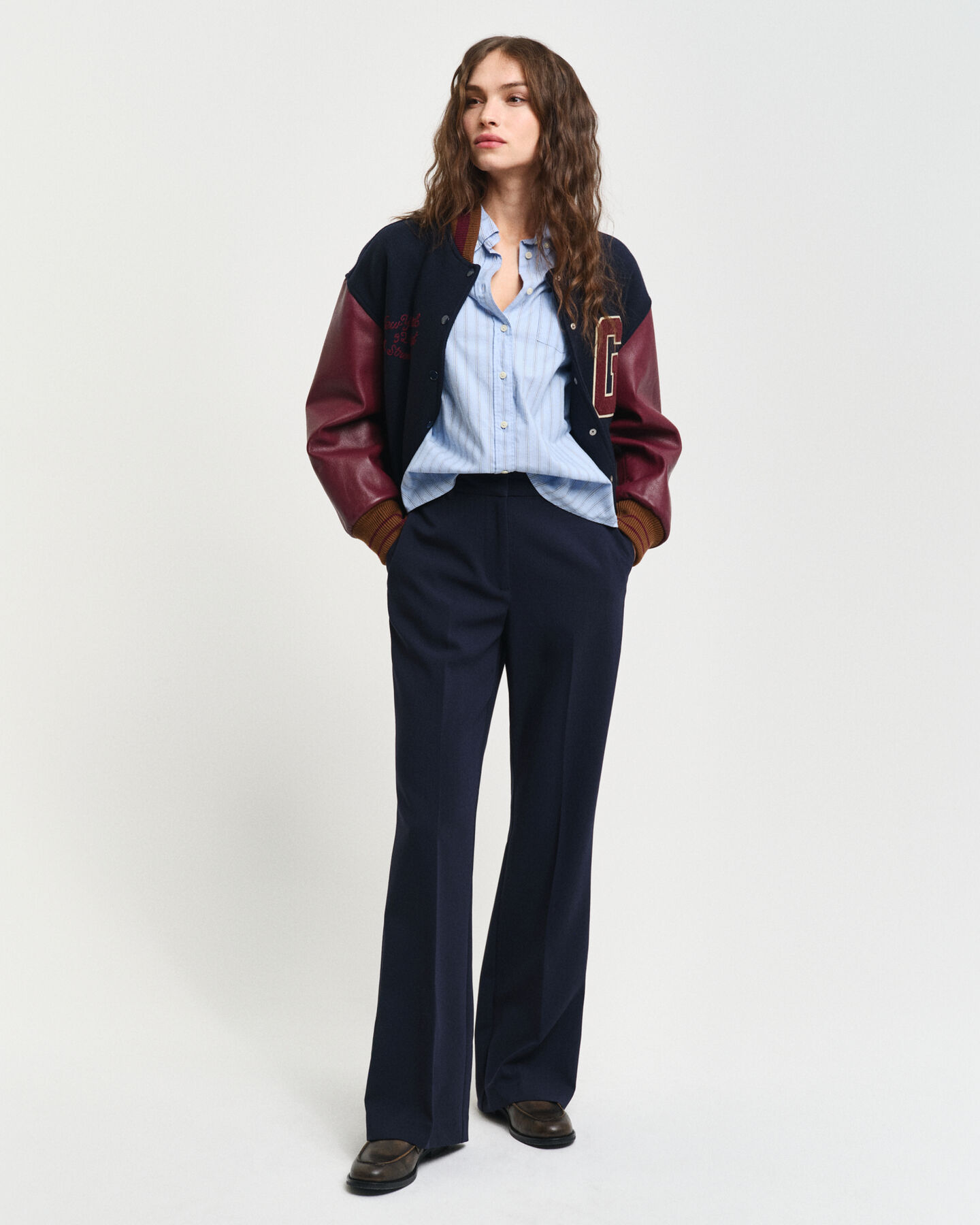 Pantalones de vestir Slim Fit acampanados