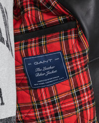 Cazadora motera de piel