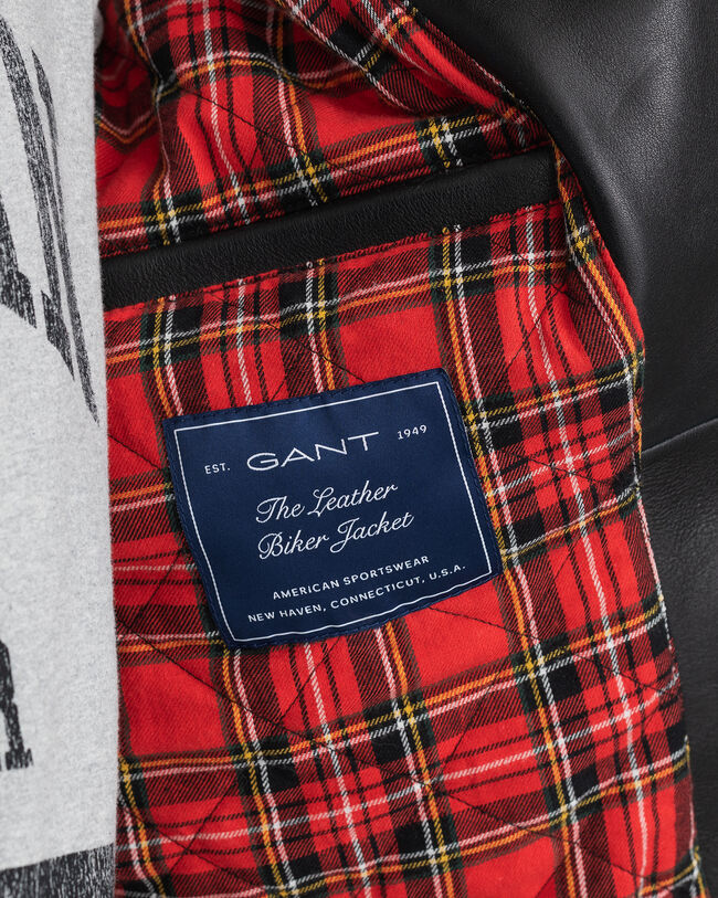 Cazadora motera de piel