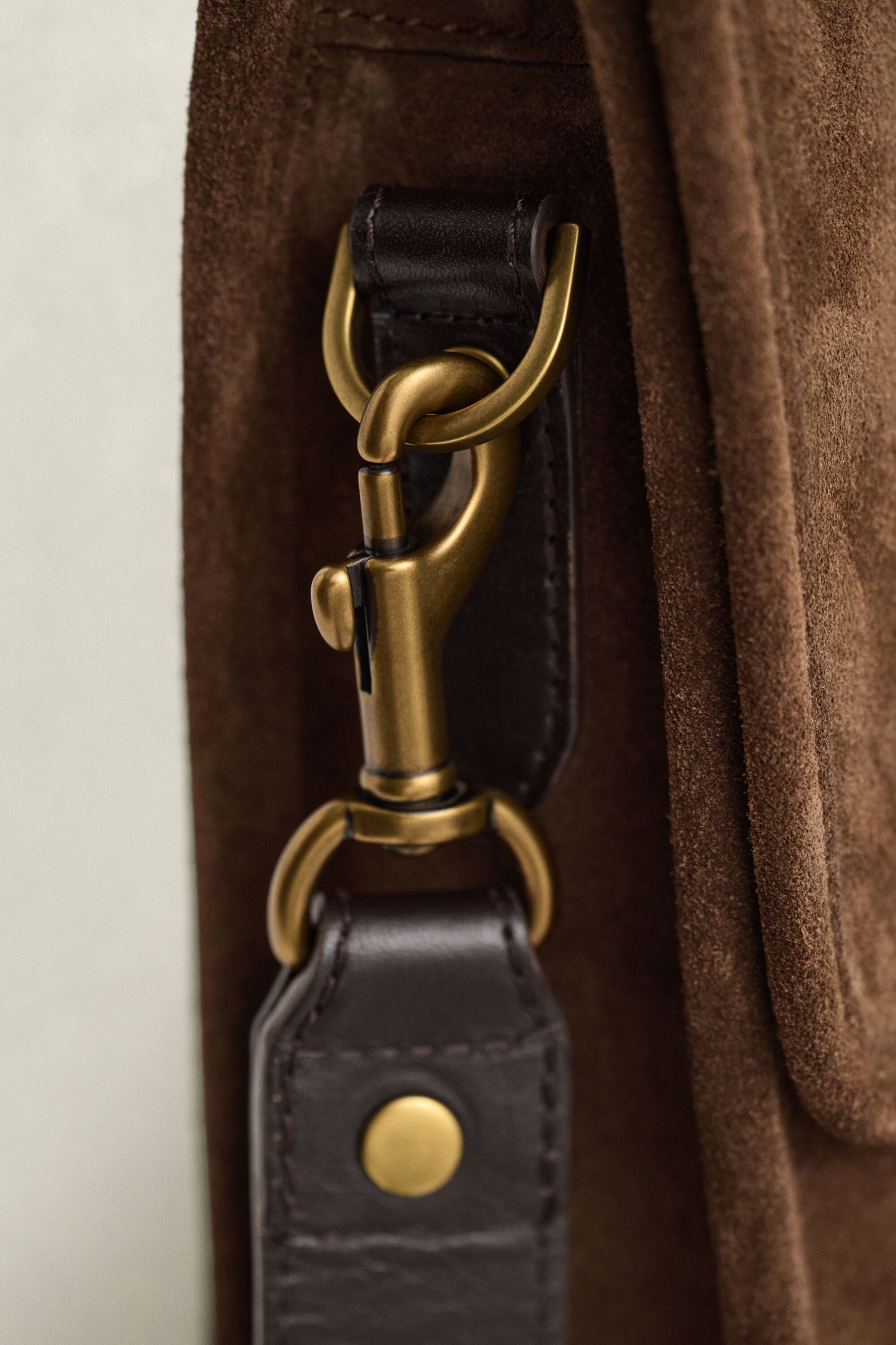 Bolso de hombro de ante